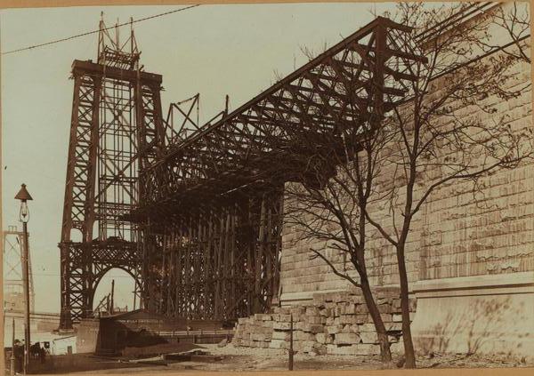 Picture of Williamsburg Bridge, New York in 1903 